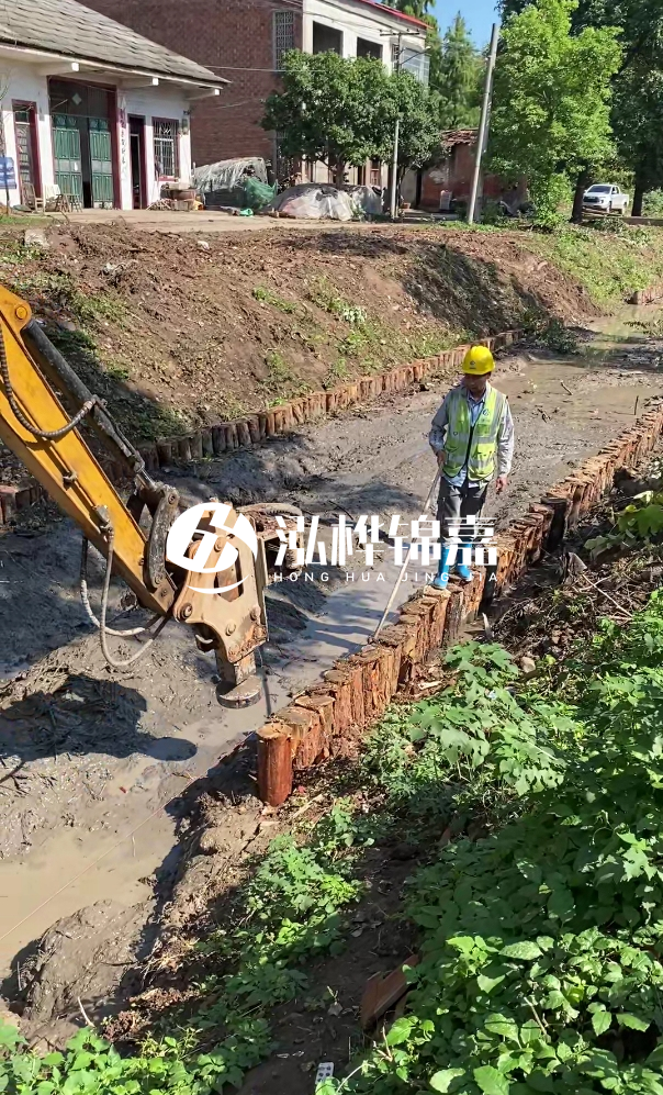 寧德河道清淤專業(yè)施工-挖掘機清理河底淤泥的深度如何控制？