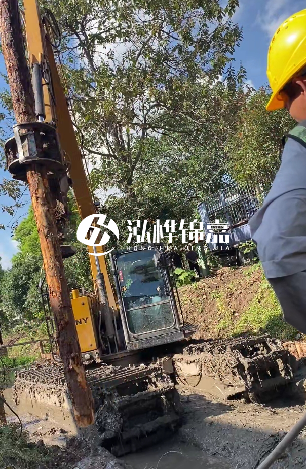 景德鎮(zhèn)河道清淤專業(yè)施工-狹窄河道挖機清理河道的方法？